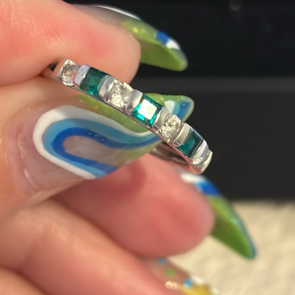 Kay Jewelers Jewelry - Kay Jewelers lab-created emerald and white sapphire rang in sterling silver💚🤍